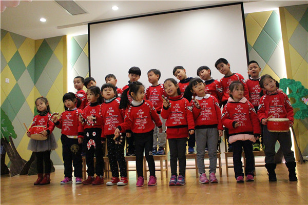 5歌唱表演：新年好.JPG