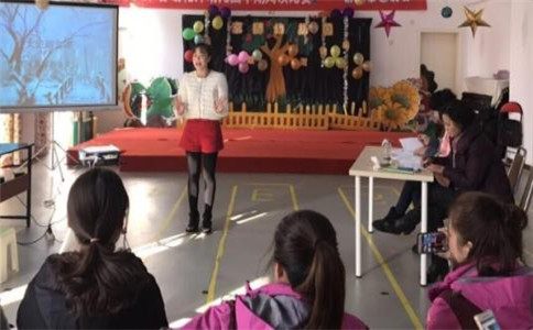 如何发展幼儿园老师的语言能力