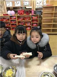 1520326535973356.jpg 包春卷.jpg