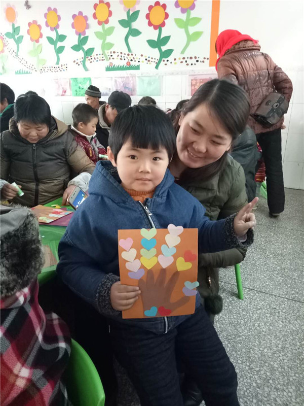 阜余幼儿园小班感恩节亲子活动2_副本.jpg